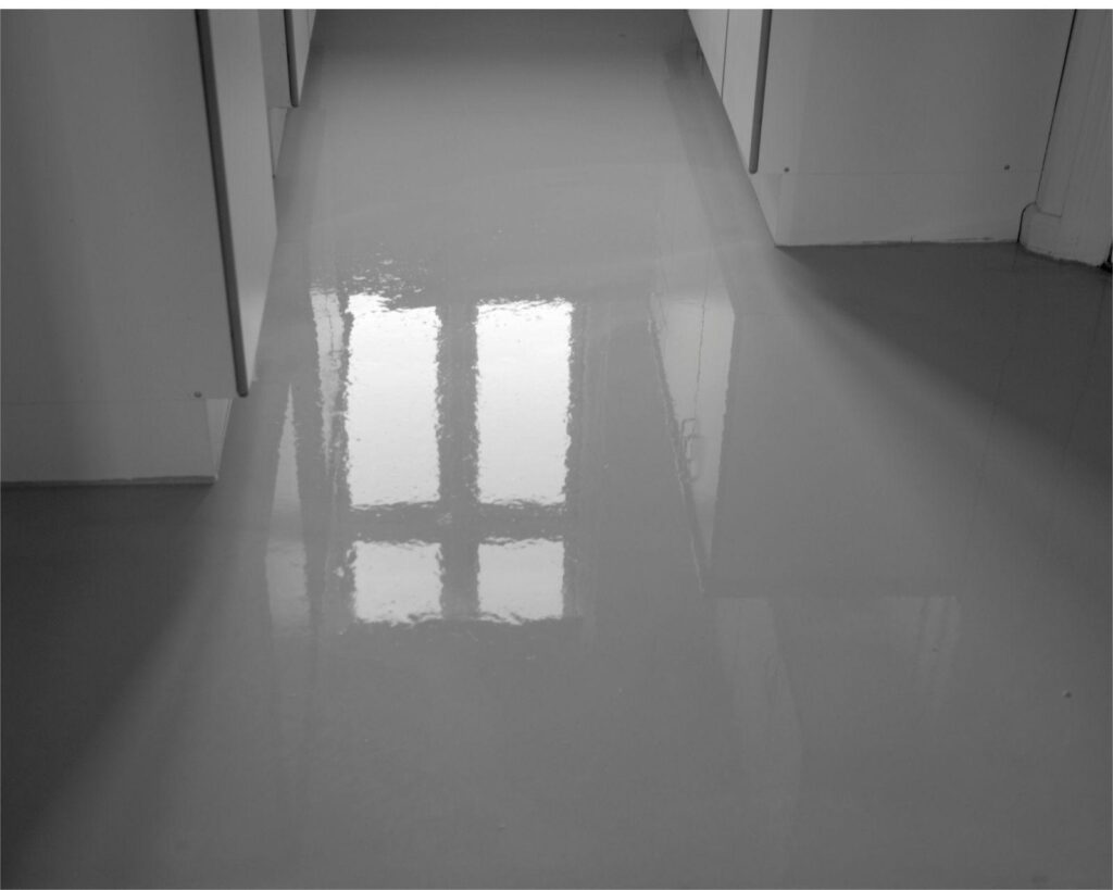 Aanleg van een strakke betonvloer door een aannemersbedrijf in Amsterdam